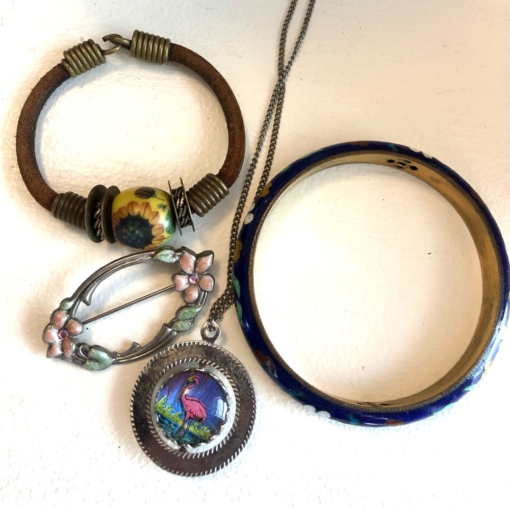 4 pc Vintage costume jewelry 70s-90s